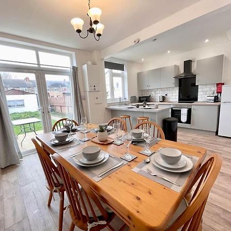 Portsmouth 3 Bedroom Getaway, Sleeps 6 Eksteriør billede