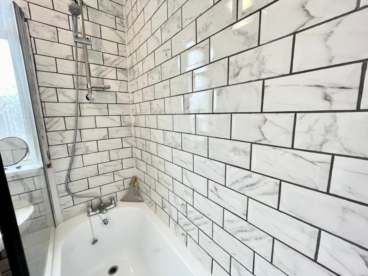 Portsmouth 3 Bedroom Getaway, Sleeps 6 Eksteriør billede