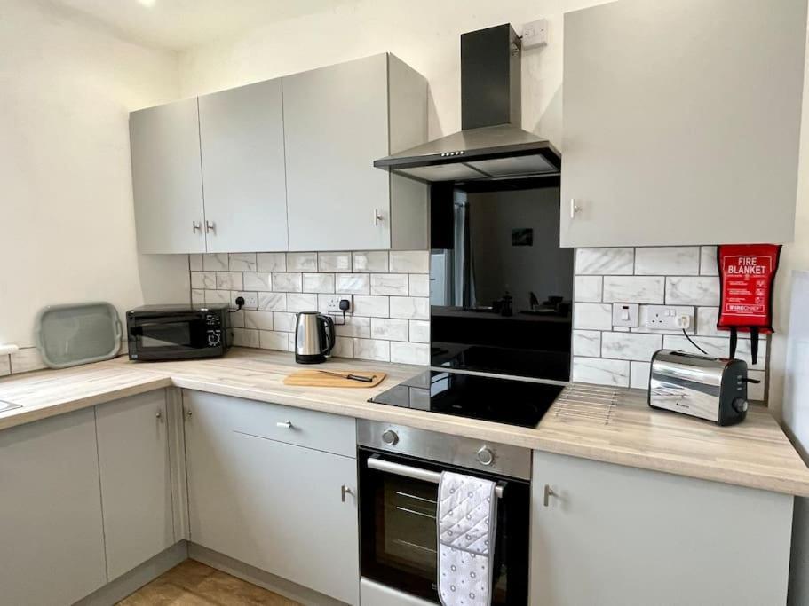 Portsmouth 3 Bedroom Getaway, Sleeps 6 Eksteriør billede