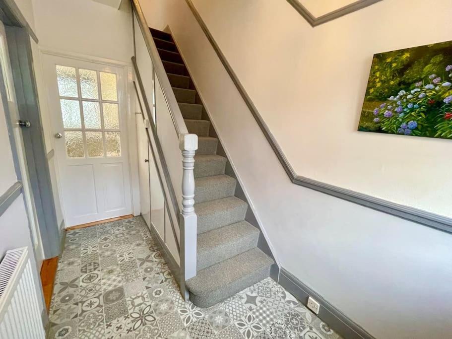 Portsmouth 3 Bedroom Getaway, Sleeps 6 Eksteriør billede