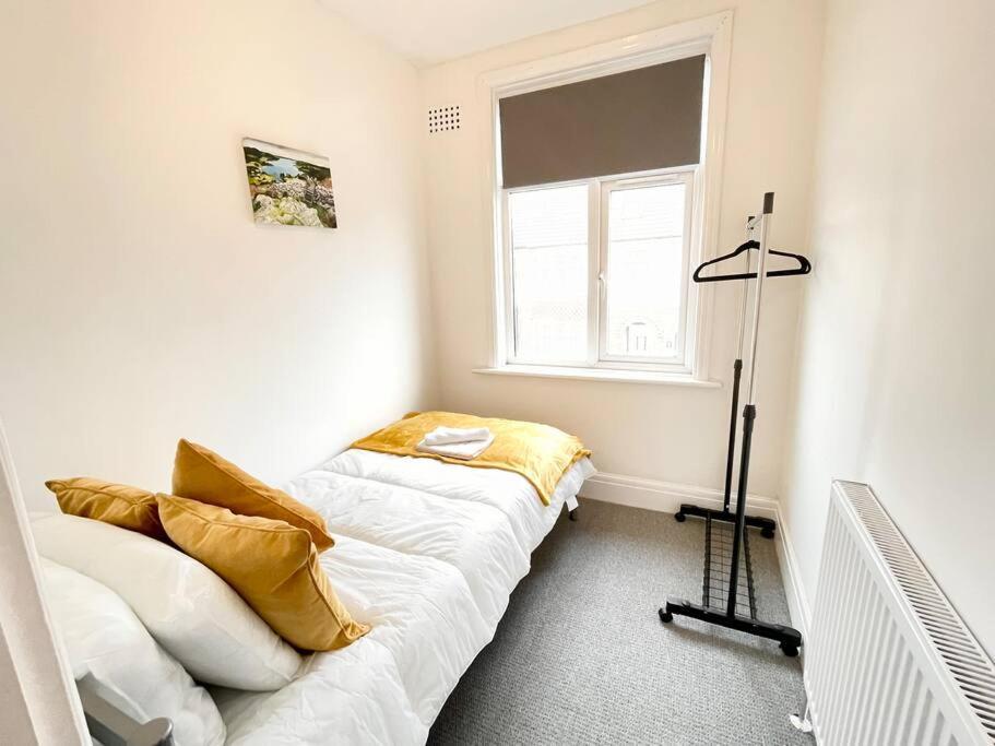 Portsmouth 3 Bedroom Getaway, Sleeps 6 Eksteriør billede