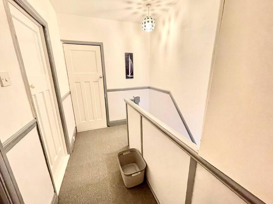 Portsmouth 3 Bedroom Getaway, Sleeps 6 Eksteriør billede