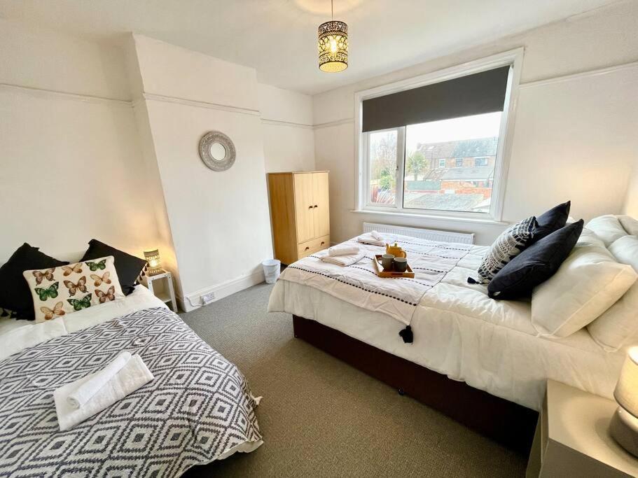 Portsmouth 3 Bedroom Getaway, Sleeps 6 Eksteriør billede