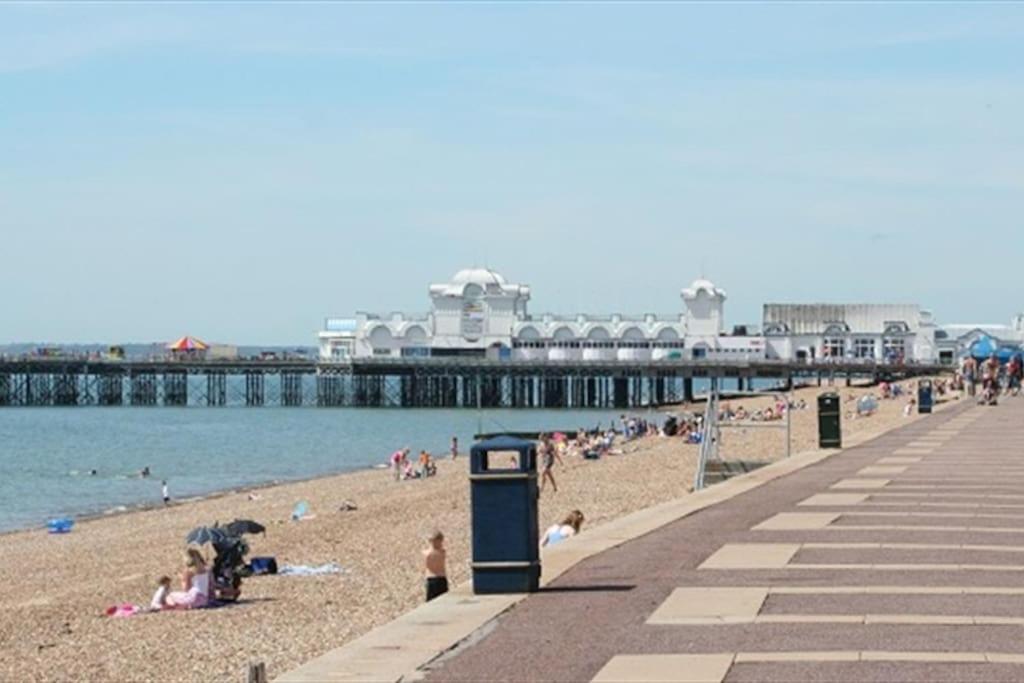 Portsmouth 3 Bedroom Getaway, Sleeps 6 Eksteriør billede