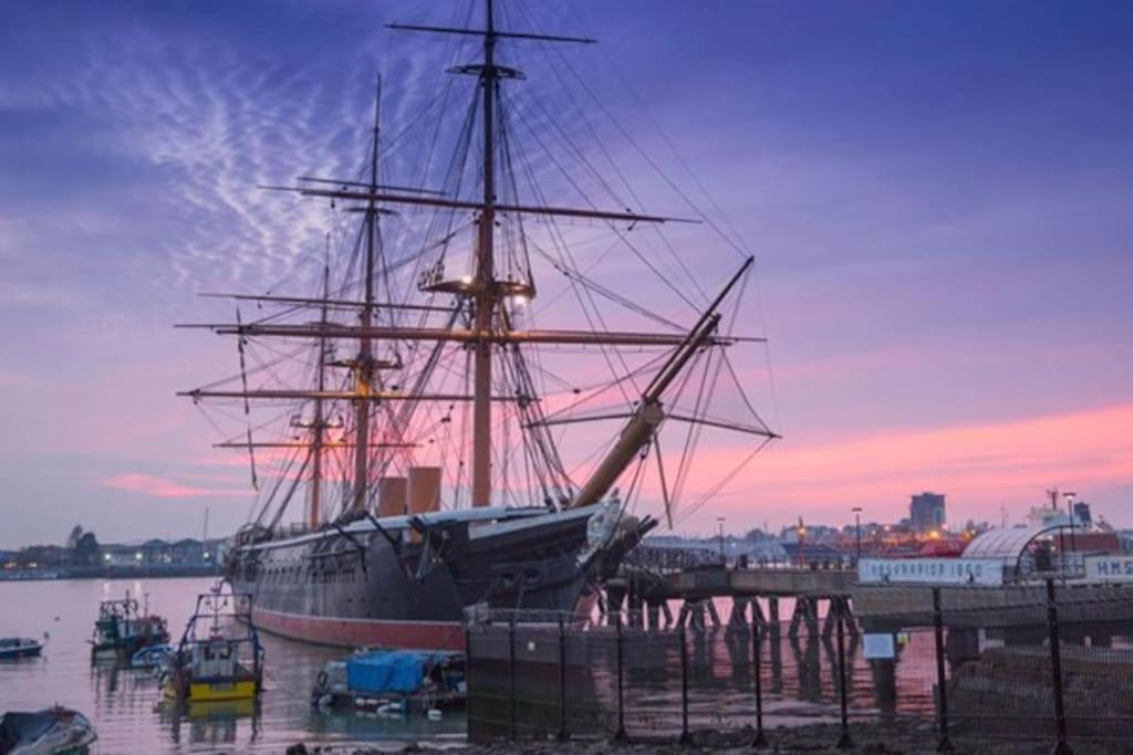 Portsmouth 3 Bedroom Getaway, Sleeps 6 Eksteriør billede