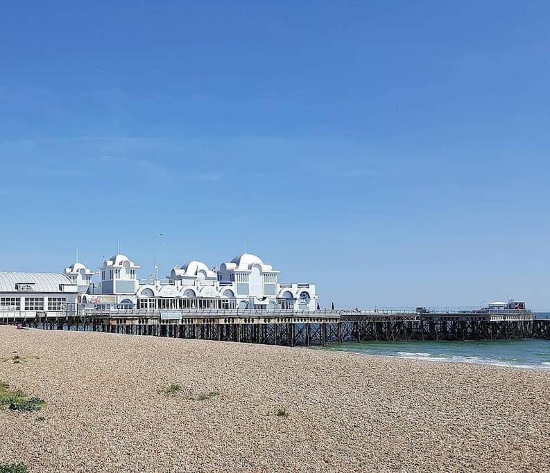 Portsmouth 3 Bedroom Getaway, Sleeps 6 Eksteriør billede