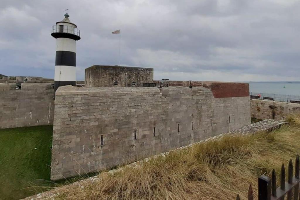 Portsmouth 3 Bedroom Getaway, Sleeps 6 Eksteriør billede